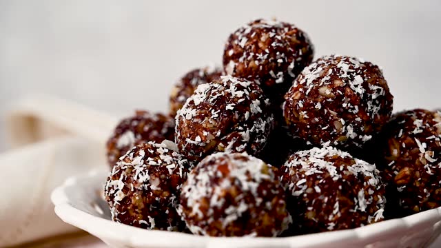 Tasty Collagen Protein Energy Balls Recipes: Homemade & Easy - Vitauthority